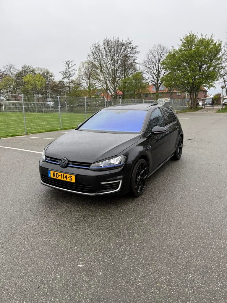 Volkswagen Golf 1.4 TSI Phev 204pk 5D DSG 2016 Zwart, Auto's, Zwart, 1395 cc, 1499 kg, 149 pk