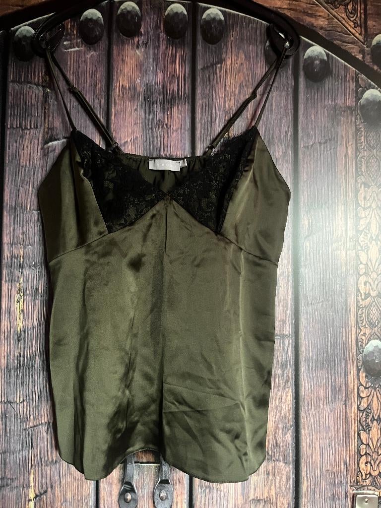 Groen/zwart satijnen top met spaghettibandjes 46 nu 14€, Kleding | Dames, Maat 46/48 (XL) of groter, Ophalen of Verzenden, Zo goed als nieuw