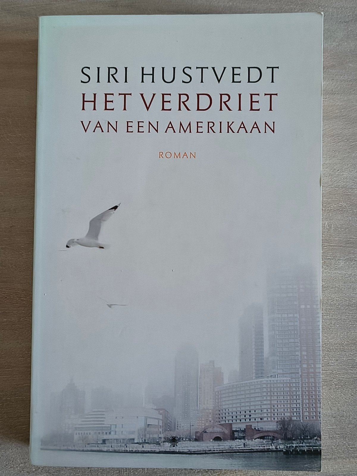 Siri Hustvedt - Het Verdriet van een Amerikaan, Boeken, Ophalen of Verzenden, Zo goed als nieuw, Siri Hustvedt