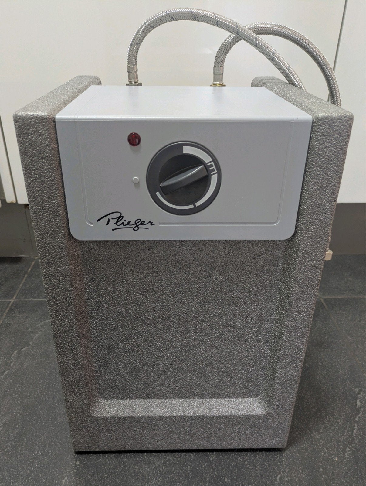 Plieger Close-in Boiler 10 Liter - Zo goed als nieuw, Doe-het-zelf en Verbouw, Geisers en Boilers, Ophalen of Verzenden