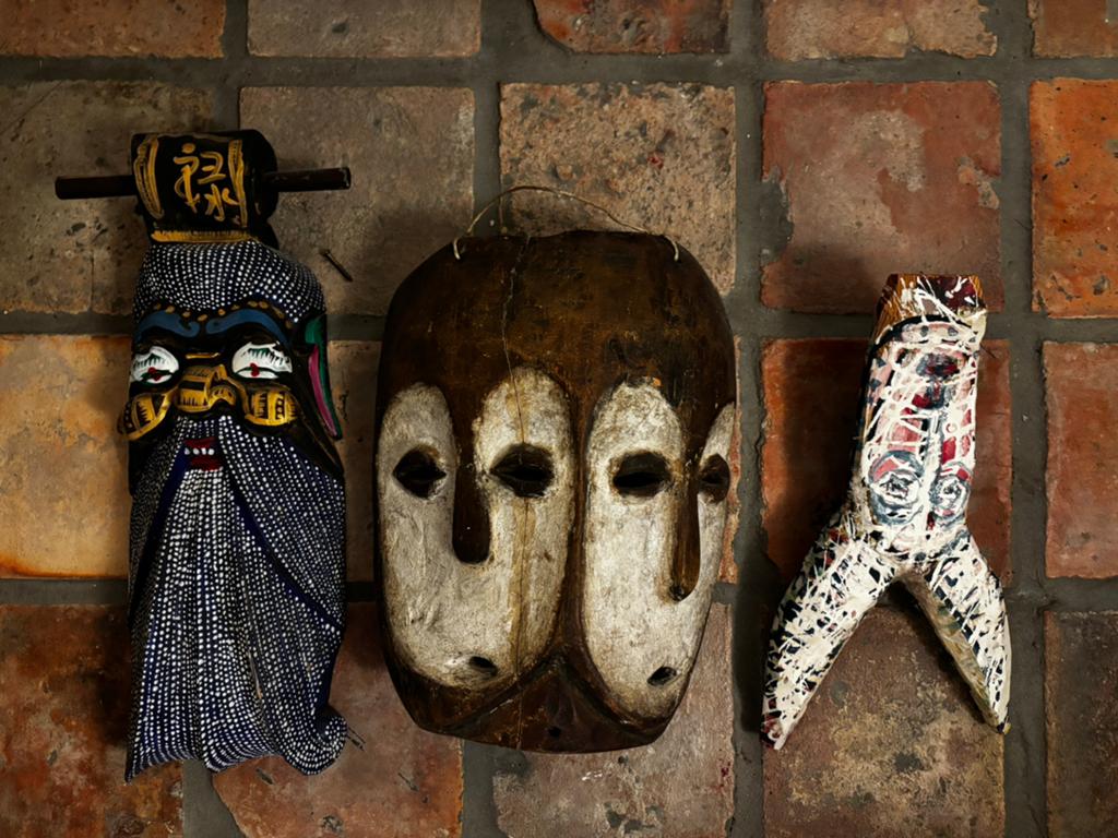 Afrikaanse maskers uit Namibië, Ophalen