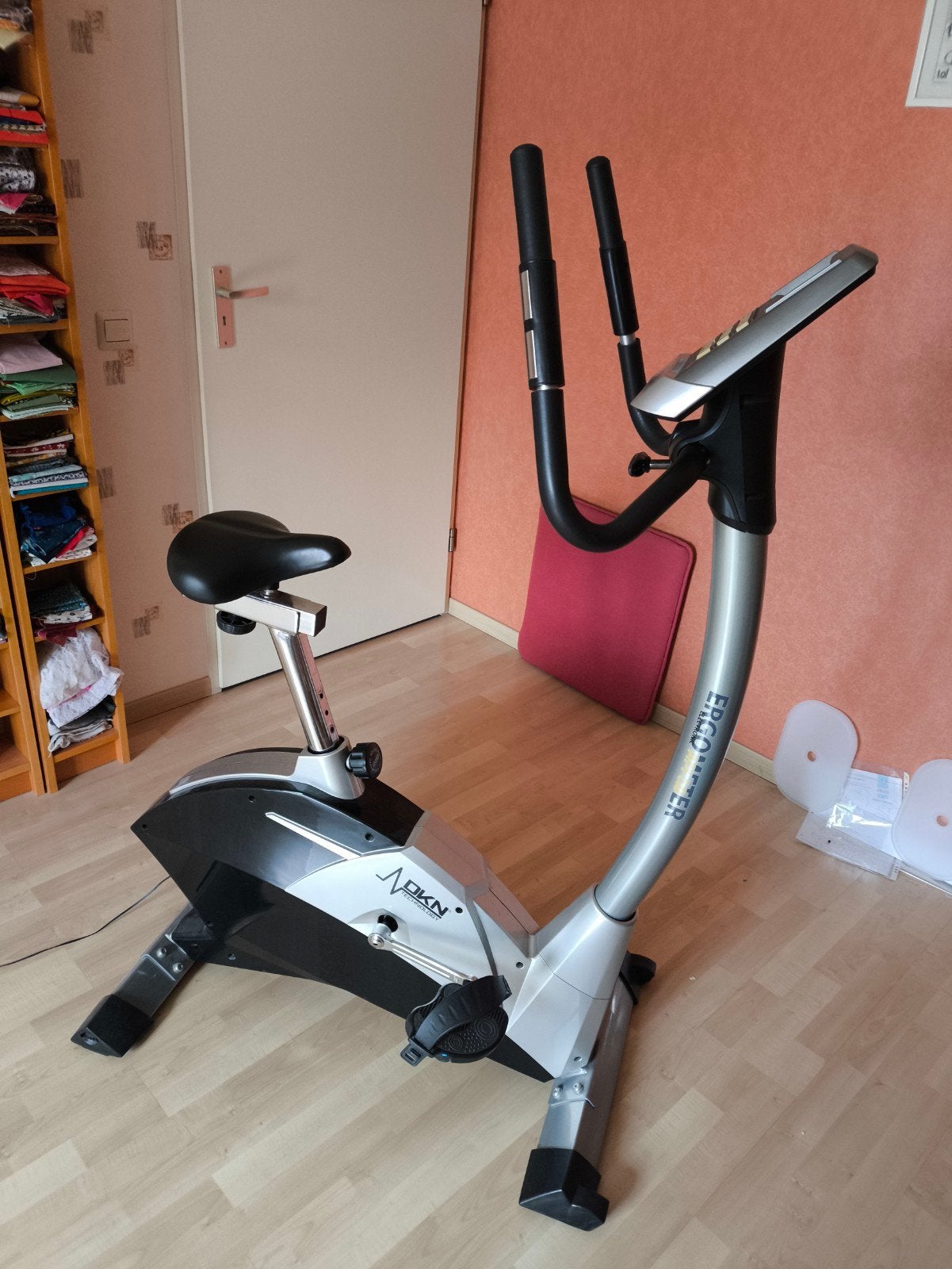 DKN Ergometer AM5 Hometrainer Digitaal Scherm, Sport en Fitness, Ophalen, Gebruikt, Benen, Hometrainer