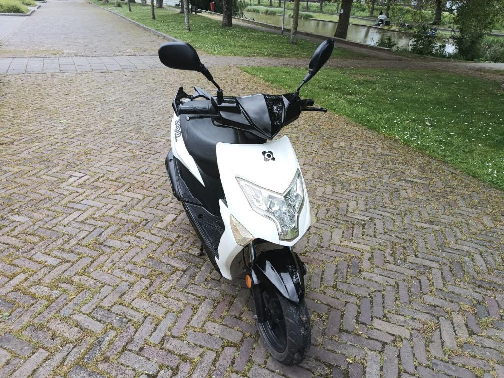Scooter AGM Brash 50, Zo goed als nieuw, Benzine, Ophalen, Overige merken
