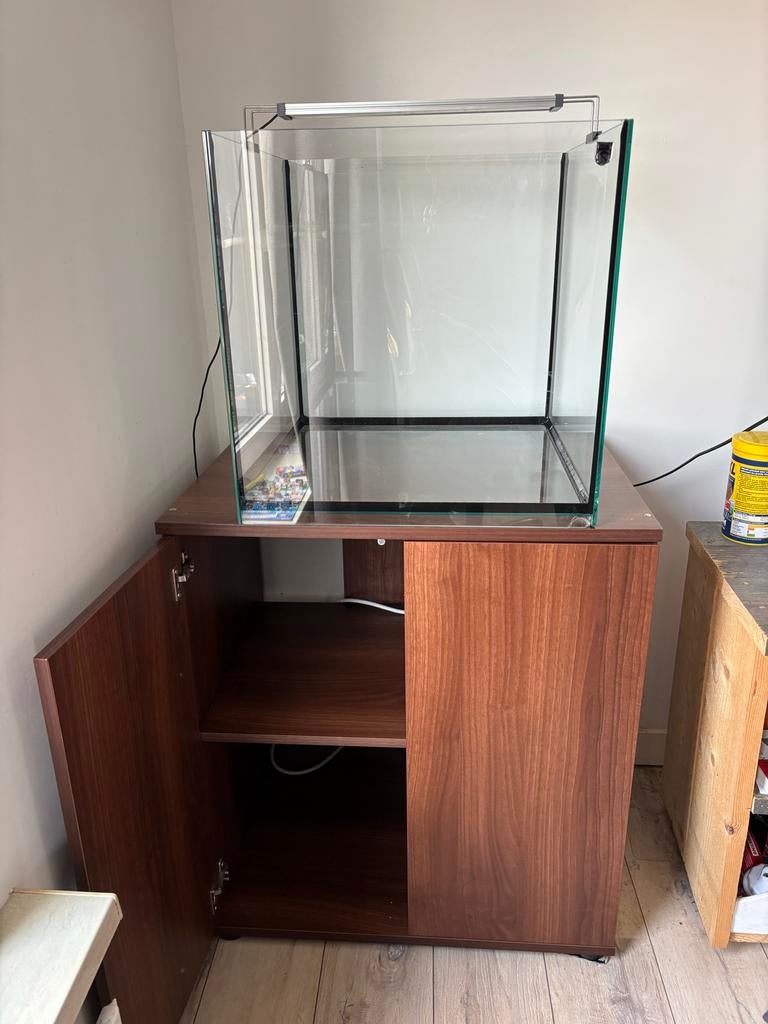Trofis aquarium en kast, Ophalen, Leeg aquarium