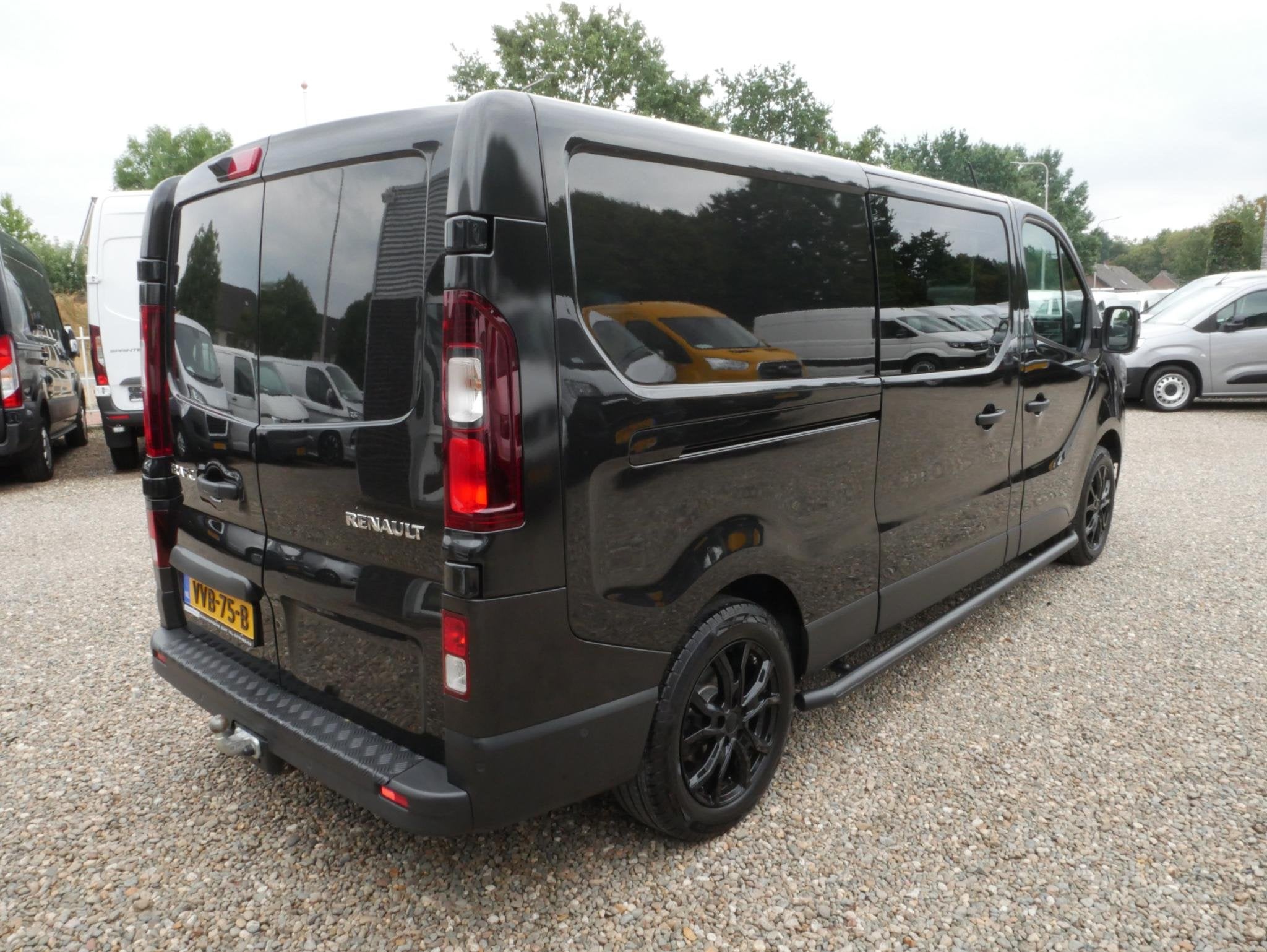 Renault Trafic 2.0 dCi 150PK L2 Dubbel cabine Automaat Airco, Stof, Gebruikt, 4 cilinders, Bedrijf