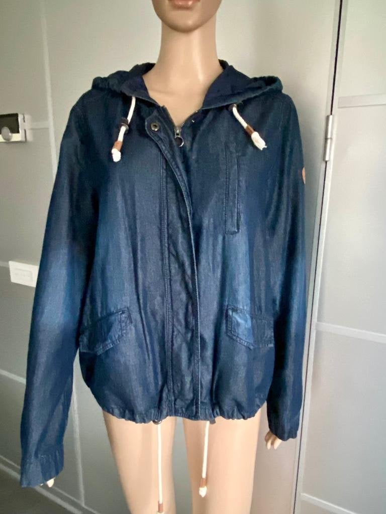 i715 Only maat 42=L spijkerjasje spijker jeans jas blauw, Kleding | Dames, Jasjes, Kostuums en Pakken, Only, Blauw, Maat 42/44 (L)