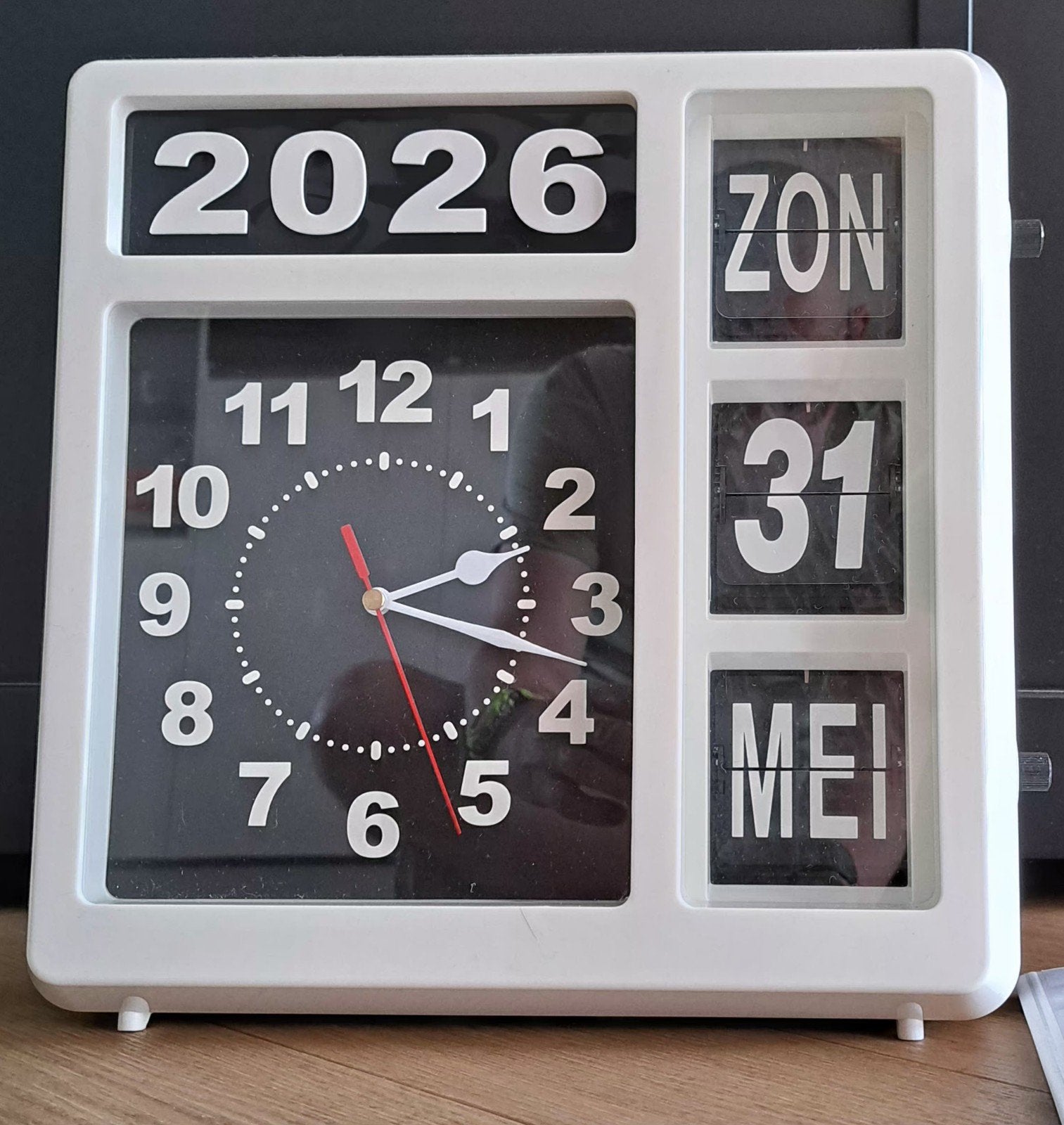 Flip Klok met Kalender - Analoog & Digitaal, Ophalen of Verzenden, Zo goed als nieuw, Analoog, Wandklok