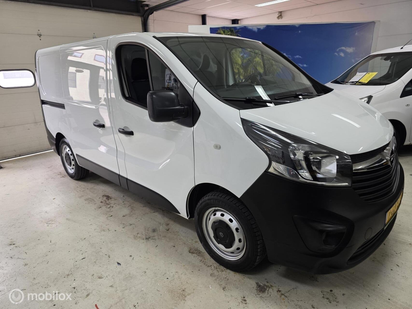Opel Vivaro 1.6 CDTI L1H1 Airco Cruise Trekhaak, Auto's, Gebruikt, Euro 6, 2000 kg, Start-stop-systeem