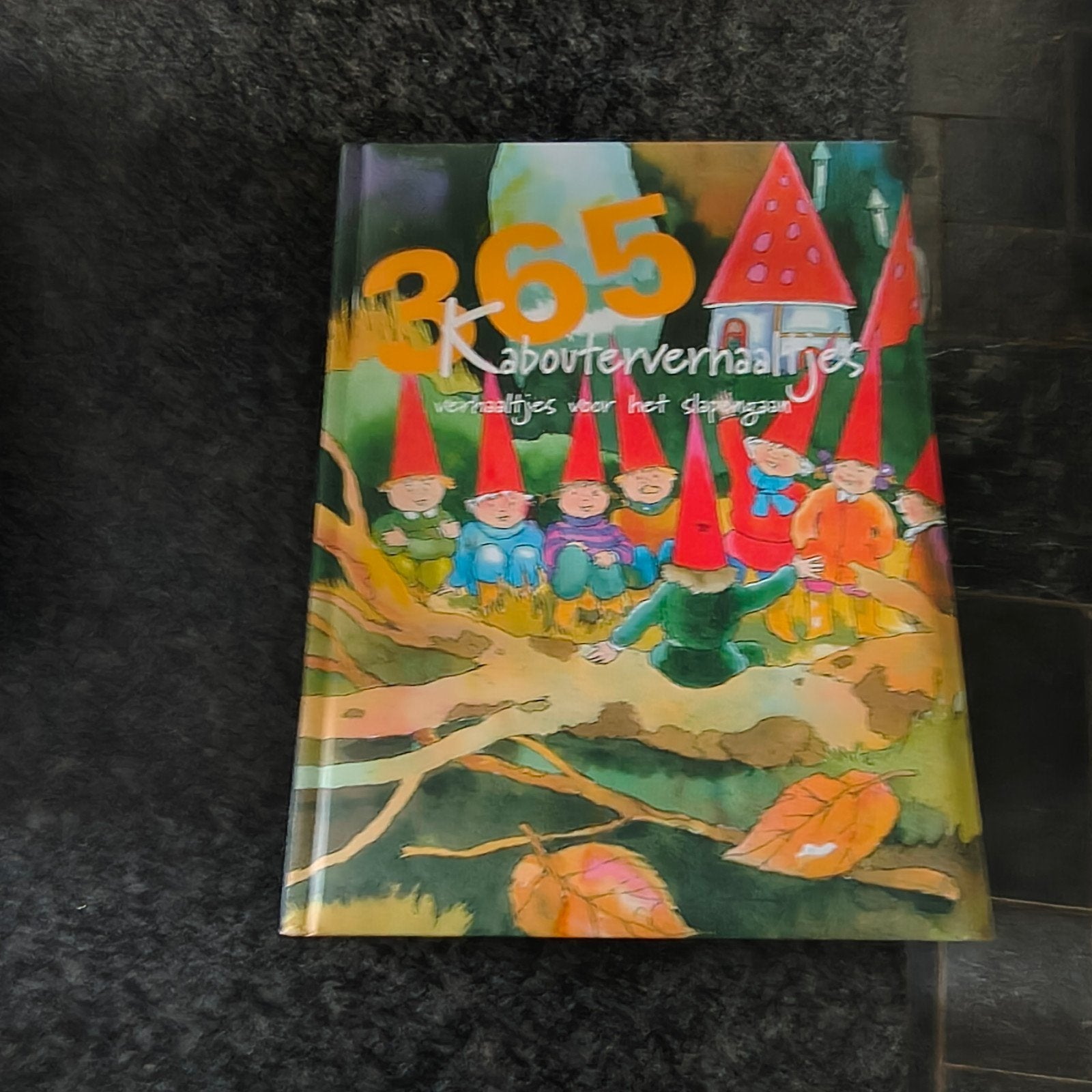 365 Kabouterverhaaltjes - Elke dag een verhaaltje, Ophalen of Verzenden, Zo goed als nieuw, Eline Hermans en Gris di Luca, Sprookjes