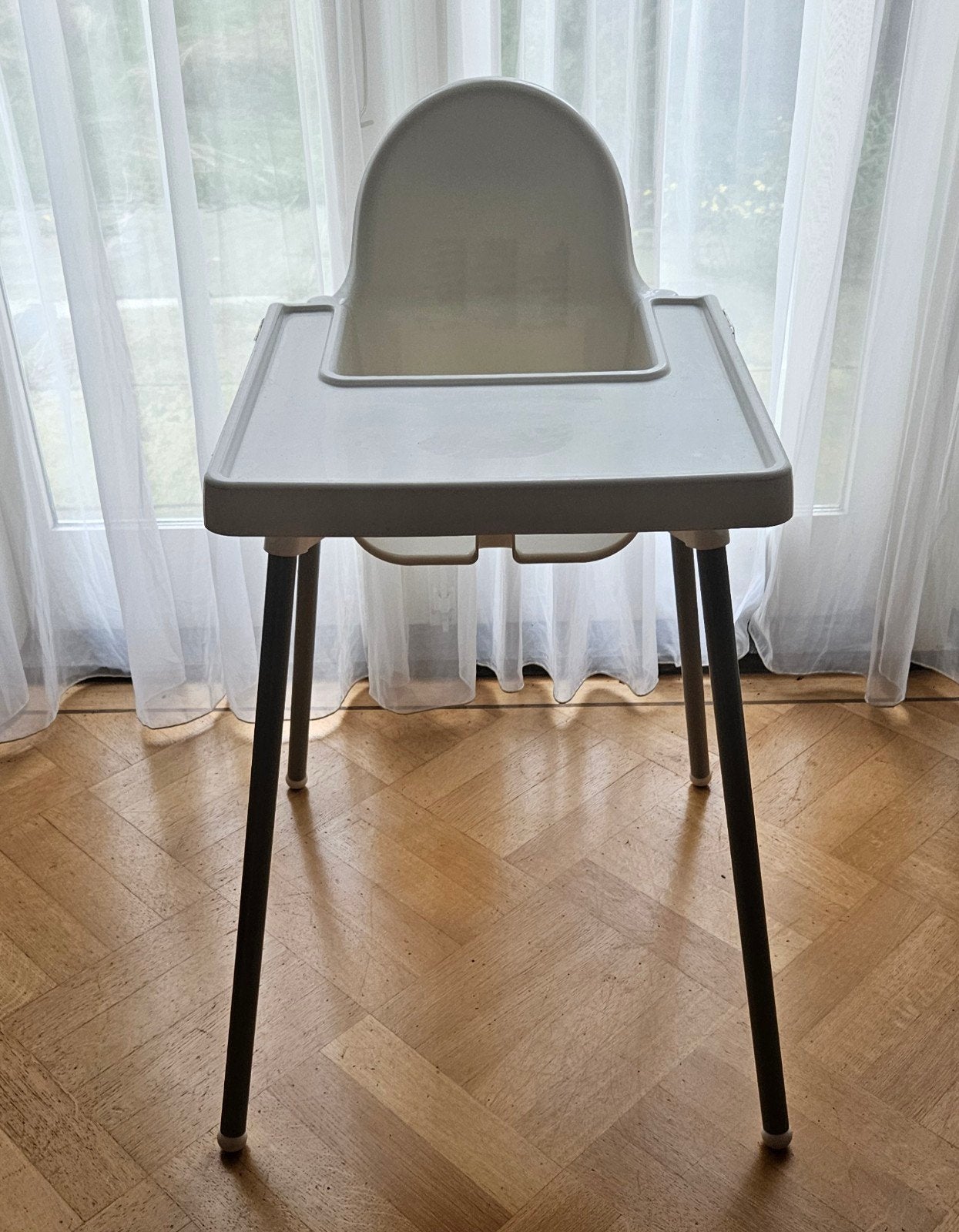 IKEA kinderstoel wit met grijze poten, Ophalen, Gebruikt, Stoel(en)