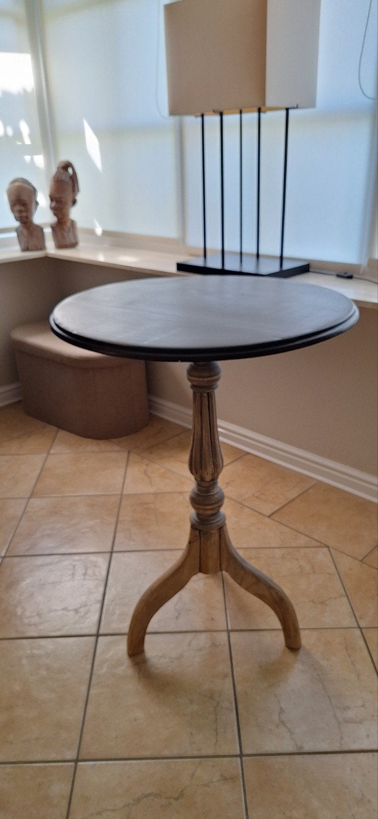 Uniek antiek tafeltje - Hoogte 80 cm, diameter 60 cm, Ophalen