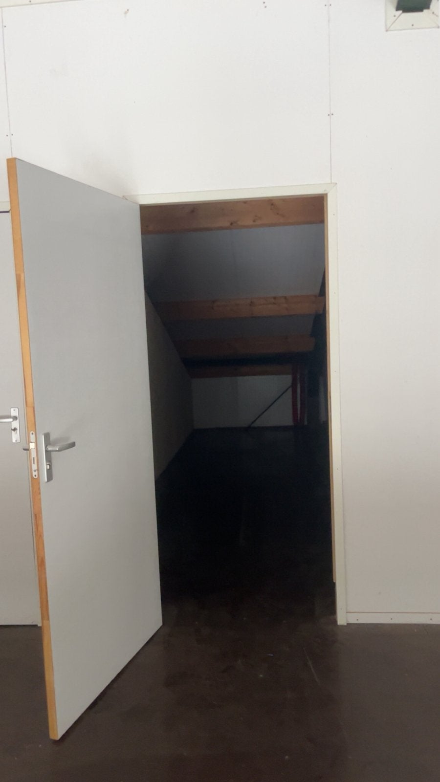 Opslagruimtes te huur, Opslag