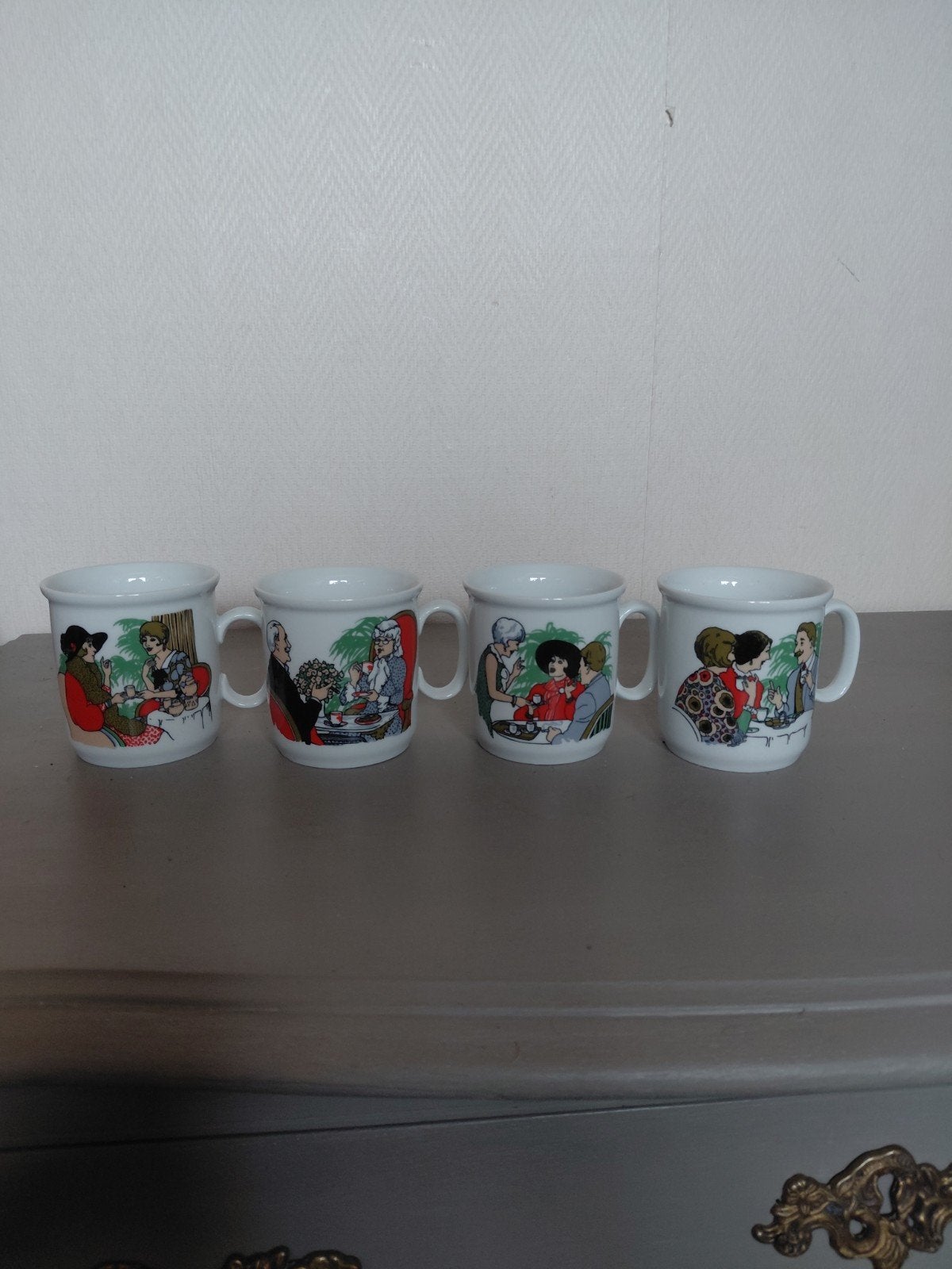 Set vintage Van Nelle bekers mokken, Ophalen
