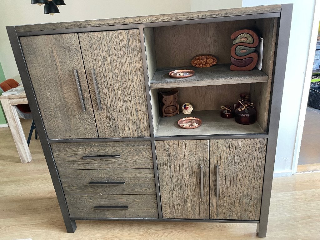 Halfhoge houten kast met stalen frame 140 x 138 x 40 cm, Ophalen, Gebruikt, 100 tot 150 cm, 100 tot 150 cm