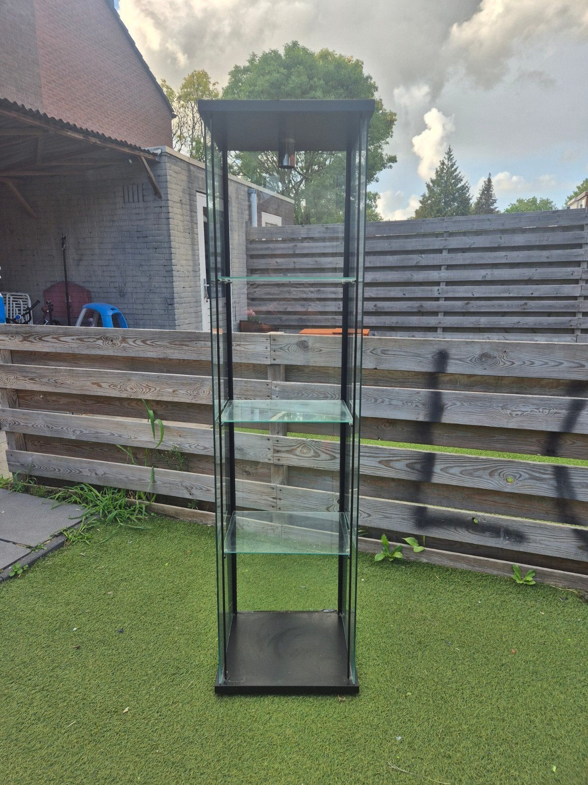 glazen prijzenkast, Met plank(en), Minder dan 50 cm, Gebruikt, Glas