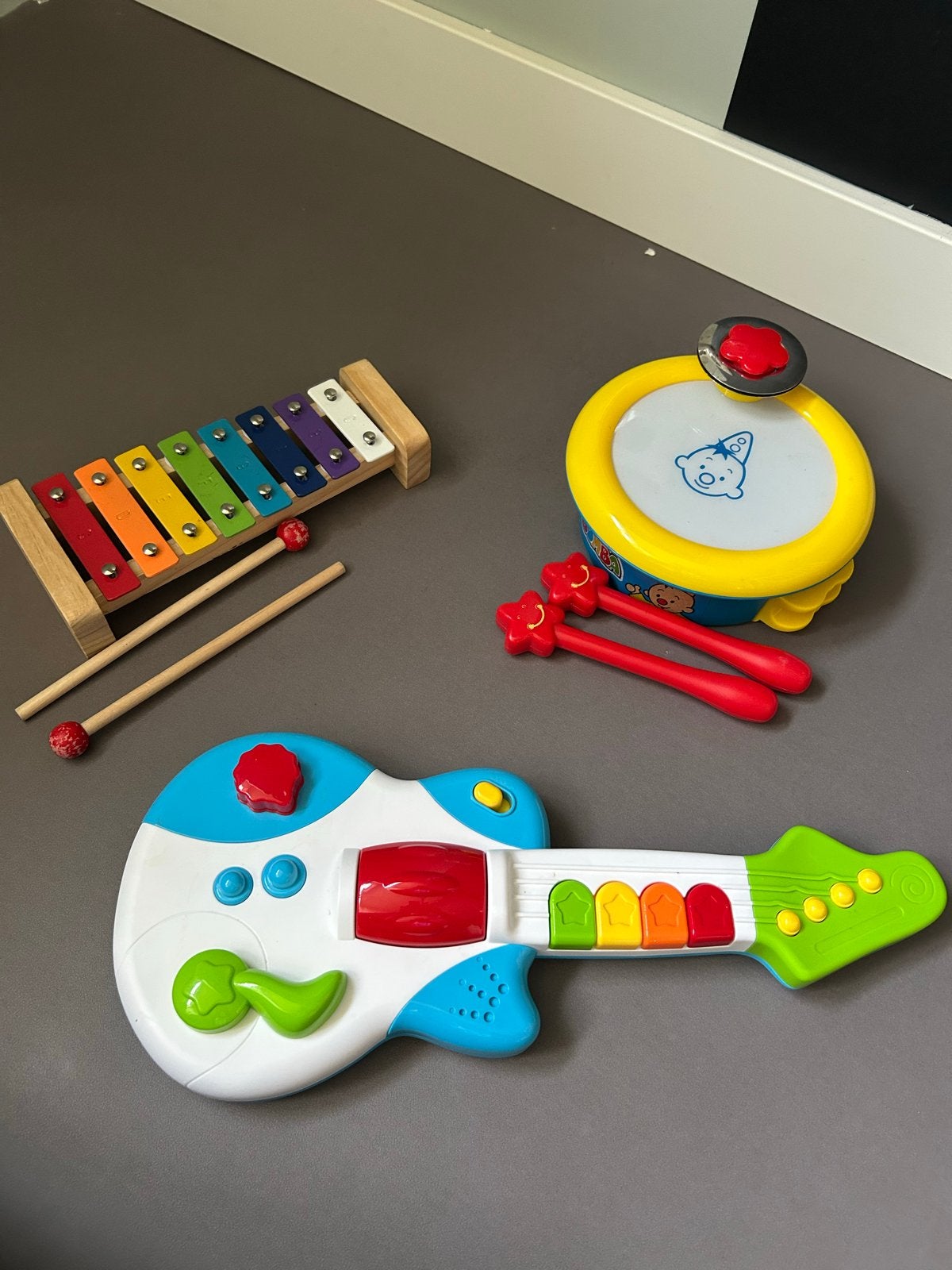 Muziekinstrumenten set: xylofoon, trommel en gitaar, Ophalen, Gebruikt, Overige typen, Met geluid
