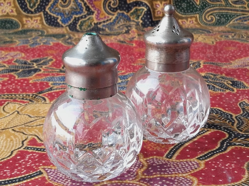 Peper en zout mooi stel oude Engelse Royal Doulton strooiers, Antiek en Kunst, Antiek | Woonaccessoires, Ophalen of Verzenden
