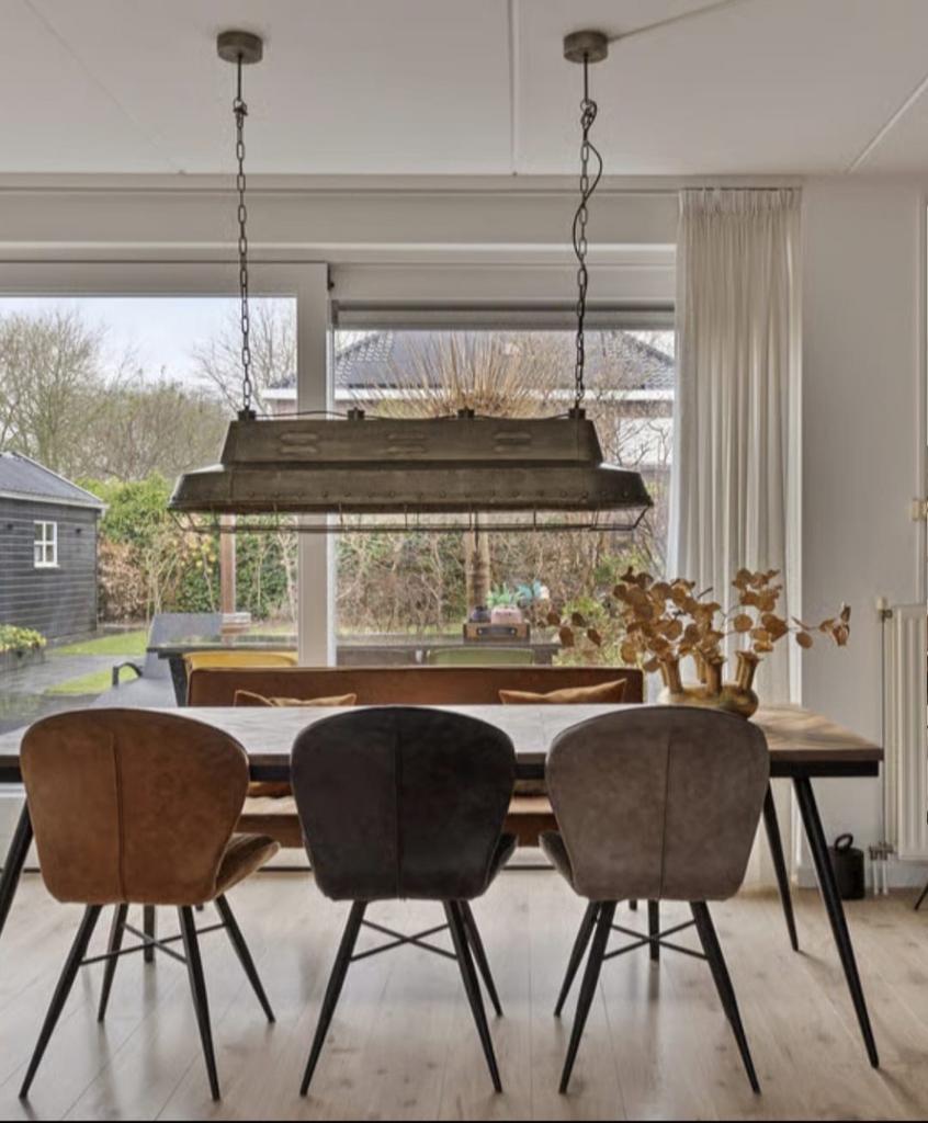 Eetkamerset met tafel, stoelen, bank en lamp, 200 cm of meer, Zo goed als nieuw, Vijf personen of meer, Rechthoekig