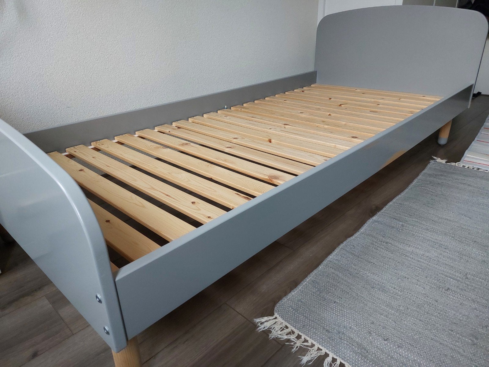 Flexa Play kinderbed 200x90 cm grey, Ophalen, 85 tot 100 cm, Gebruikt, Lattenbodem