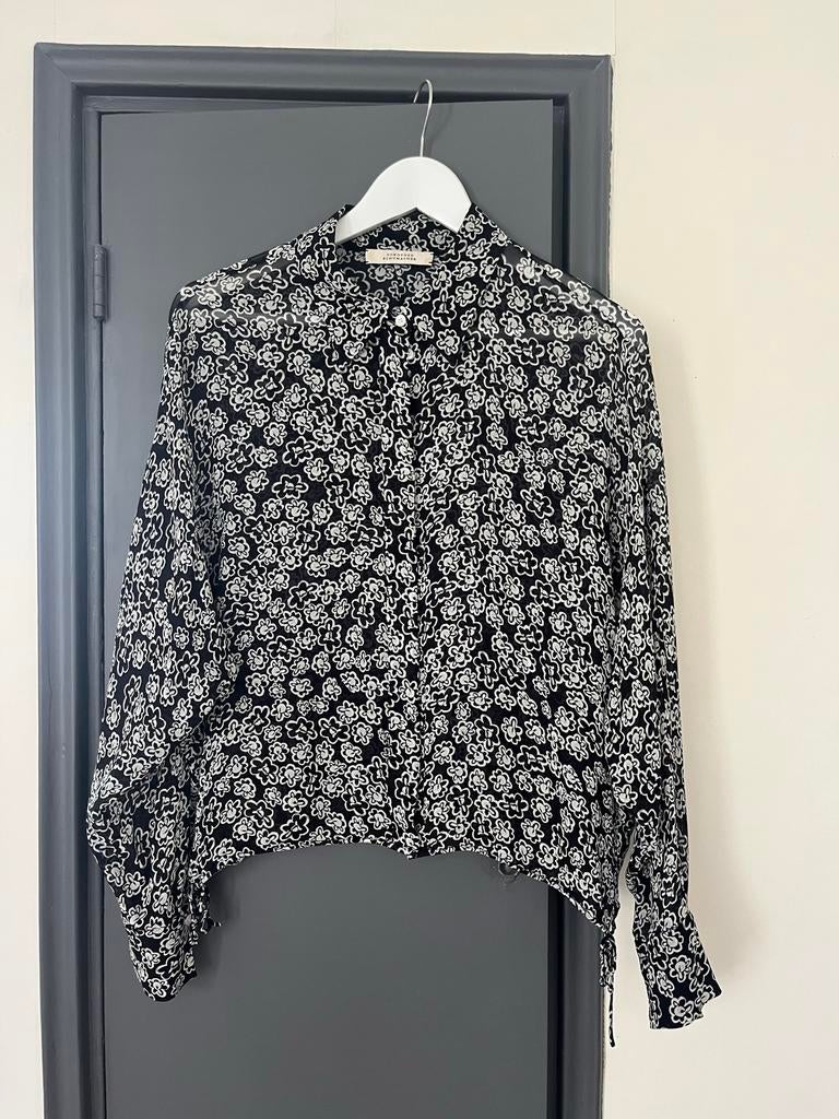 Dorothee Schumacher  blouse met bloemenprint en strikdetails, Ophalen of Verzenden, Zo goed als nieuw, Maat 38/40 (M), Zwart