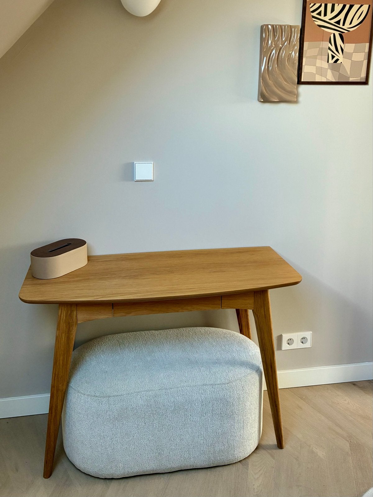 Grote chenille poef/hocker Jysk taupe off-white, Ophalen, Minder dan 50 cm, 75 tot 100 cm, Zo goed als nieuw
