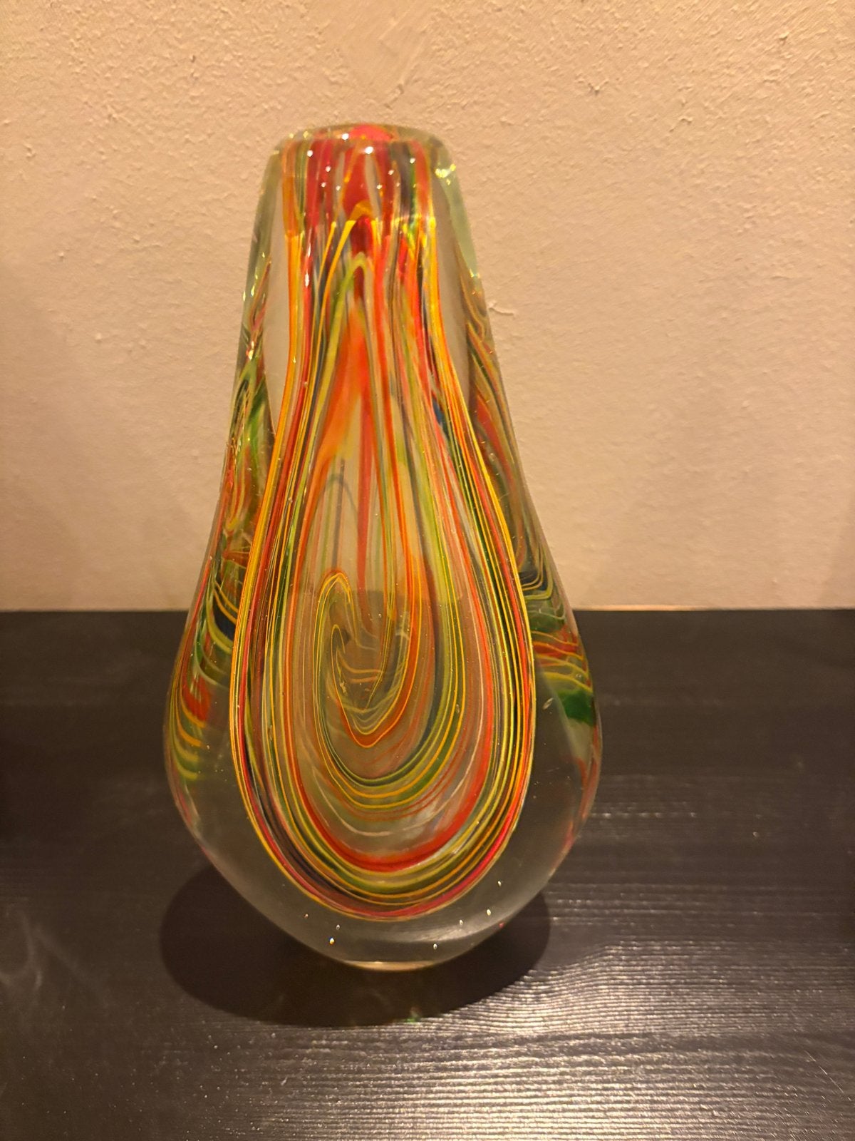 Kleurrijke glazen vaas met spiraalpatroon, Antiek en Kunst, Ophalen of Verzenden