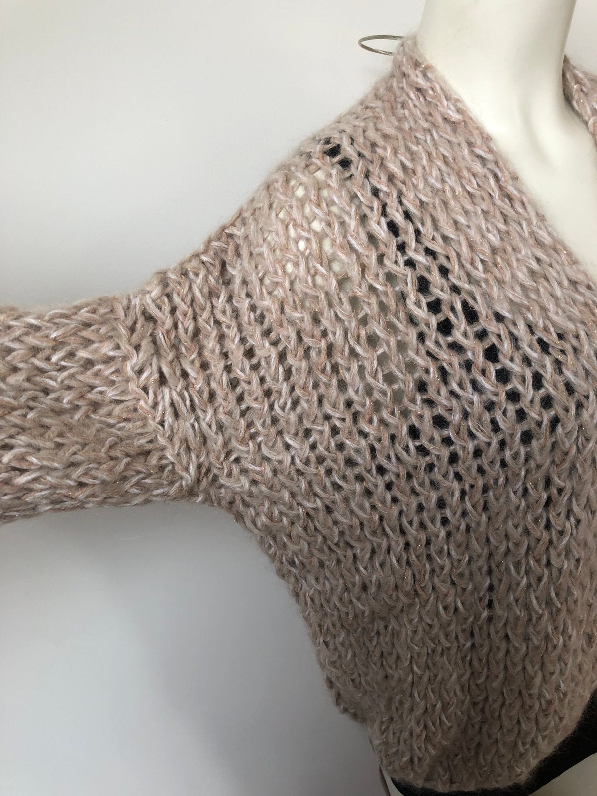 Kiro by kim handgebreid wollig openvallend vest onesize, Maat 38/40 (M), Beige, Nieuw, Ophalen of Verzenden