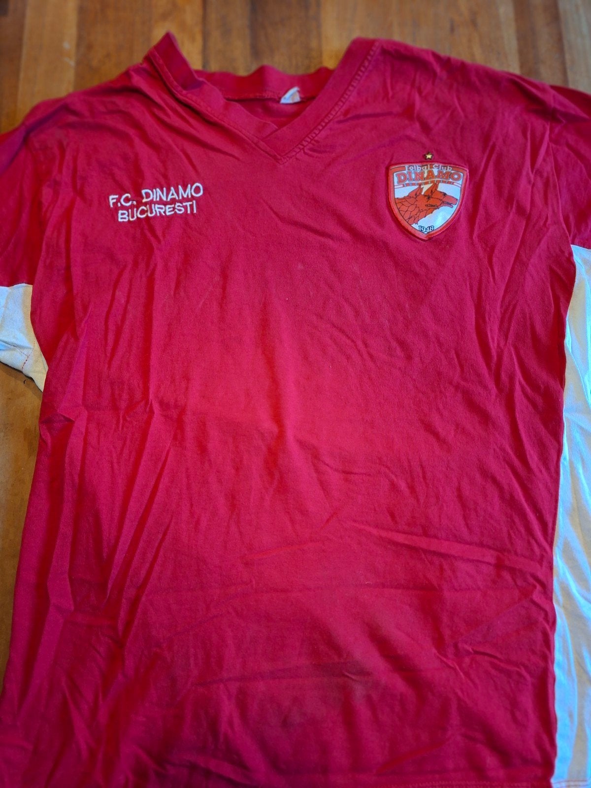 Dinamo Boekaret - Bucuresti shirt, Sport en Fitness, Ophalen of Verzenden, Nieuw, Shirt