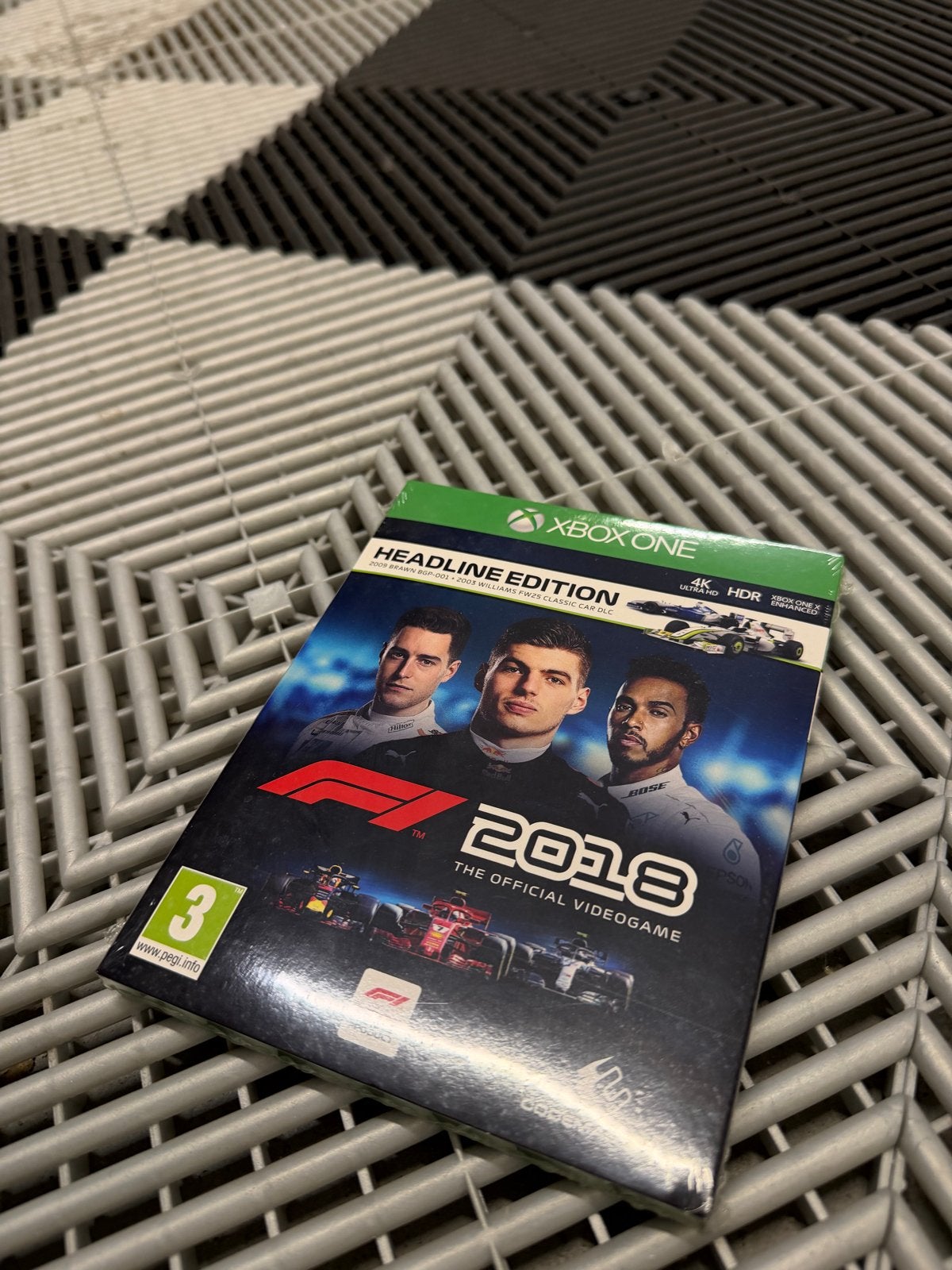 F1 2018 Headline Edition - Xbox One (Nieuw in folie), Racen en Vliegen, Eén computer, Ophalen of Verzenden, Vanaf 3 jaar