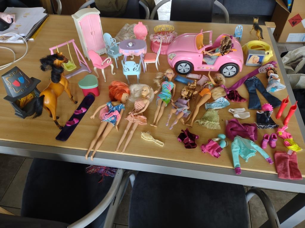 Barbie poppen en accessoires, Ophalen, Gebruikt, Meisje