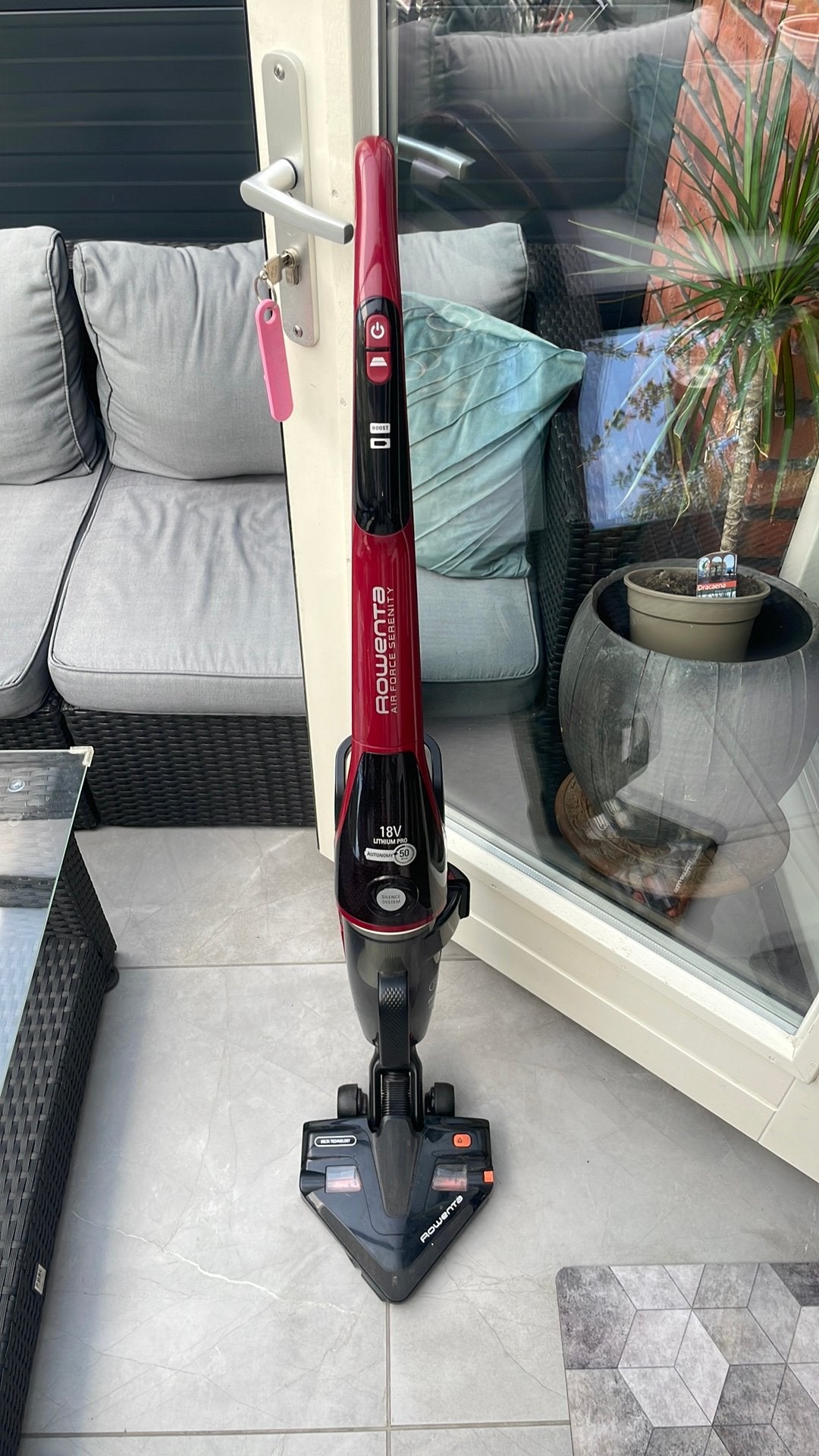 Rowenta air force 18 volts stofzuiger defect, Witgoed en Apparatuur, Stofzuigers, Ophalen of Verzenden, Zo goed als nieuw