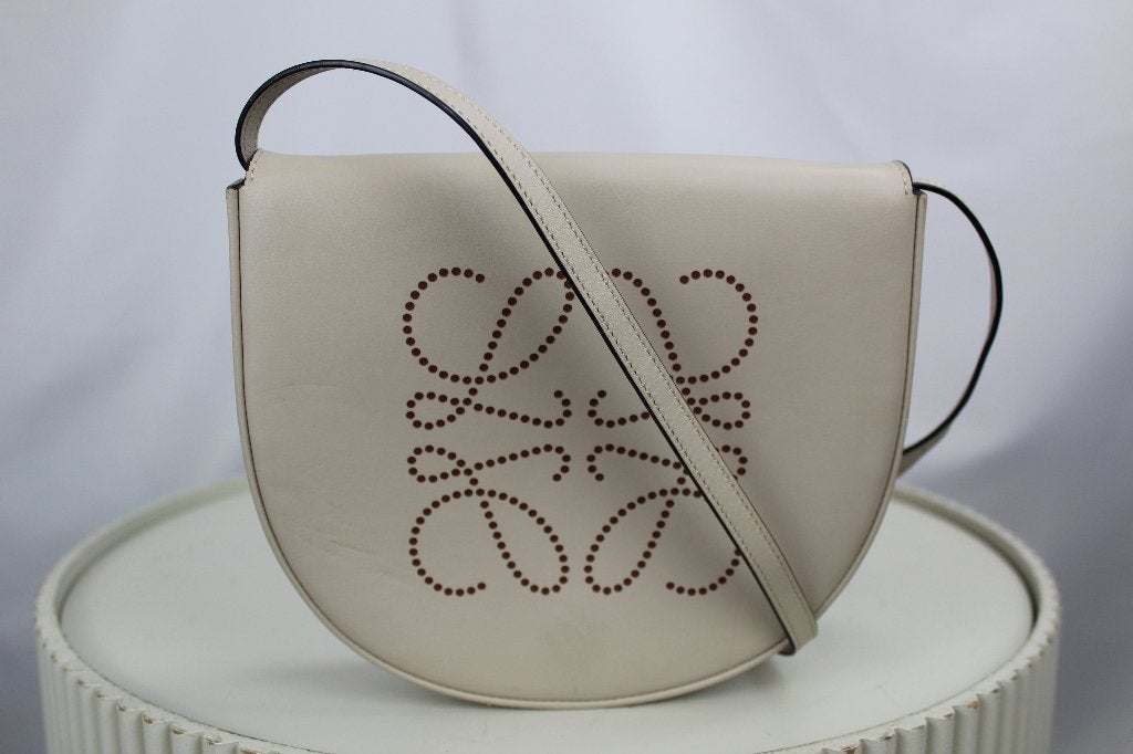 Loewe Heel Pouch - 1335, Overige merken, Beige, Loewe, Ophalen of Verzenden