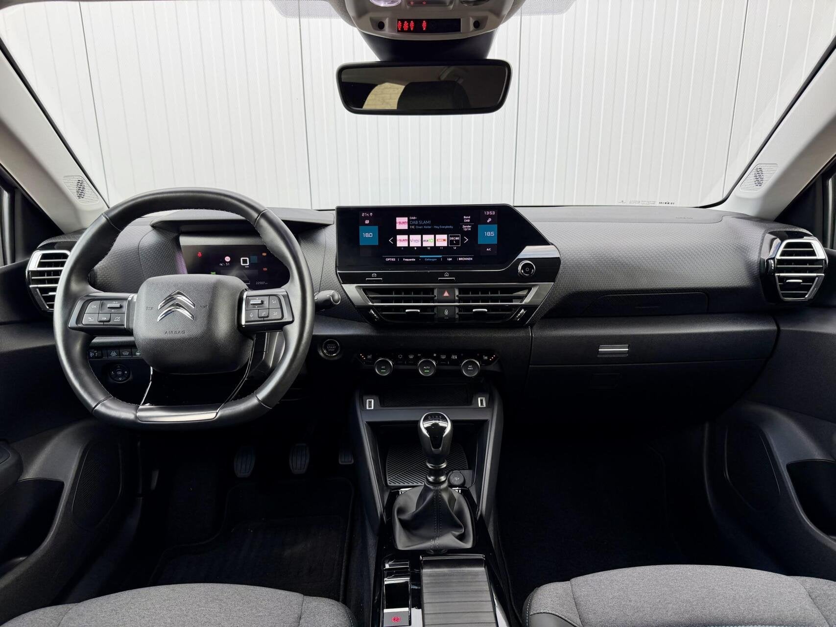 Citroen C4 1.2 Puretech Feel Pack HEADUP APPLE CARPLAY grijs, Auto's, Voorwielaandrijving, Automatische klimaatregeling, Gebruikt