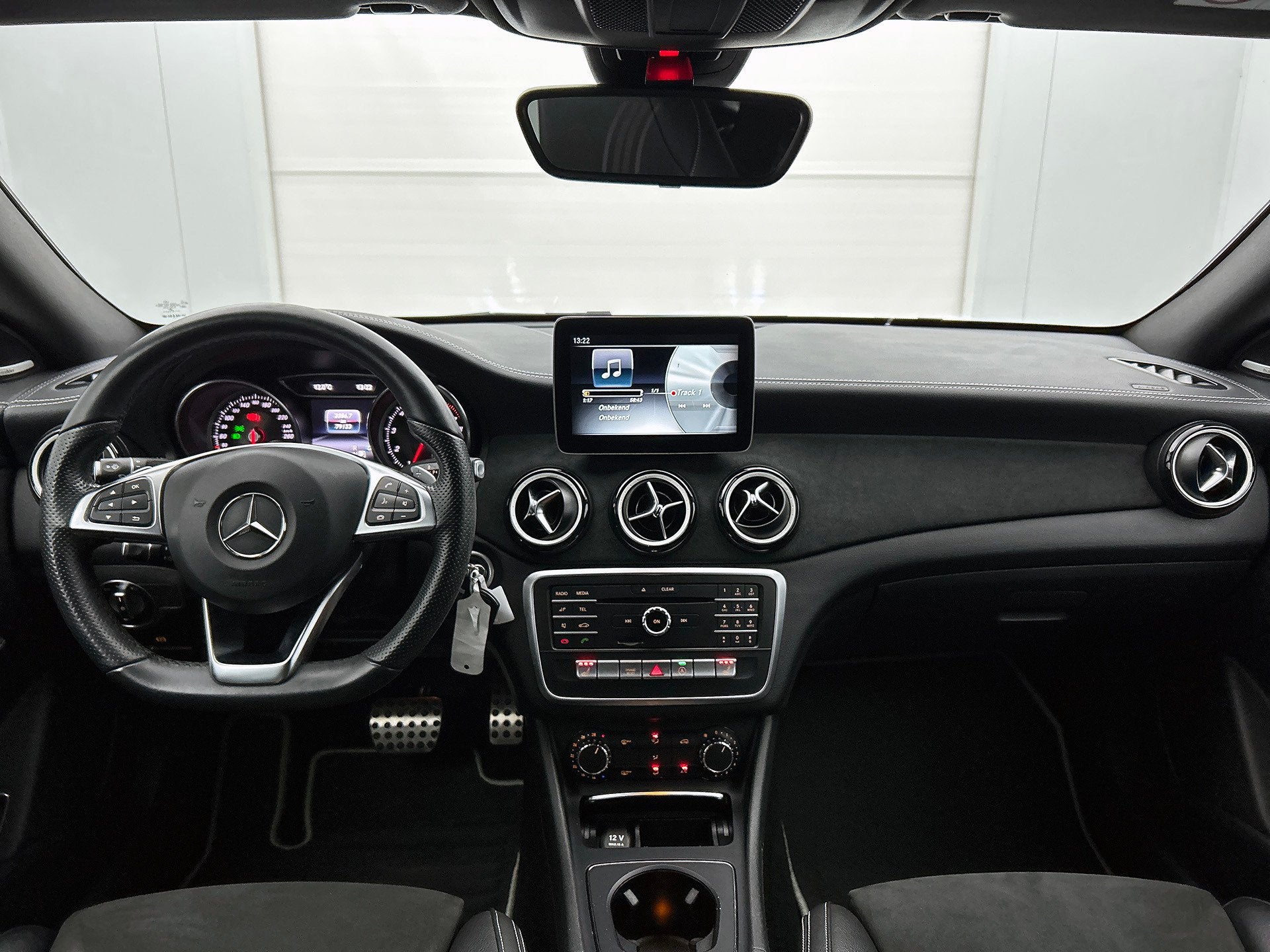 Mercedes-Benz CLA-klasse 220 Sport 4MATIC Prestige AMG AANBI, Auto's, Automaat, CLA, 15 km/l, Gebruikt