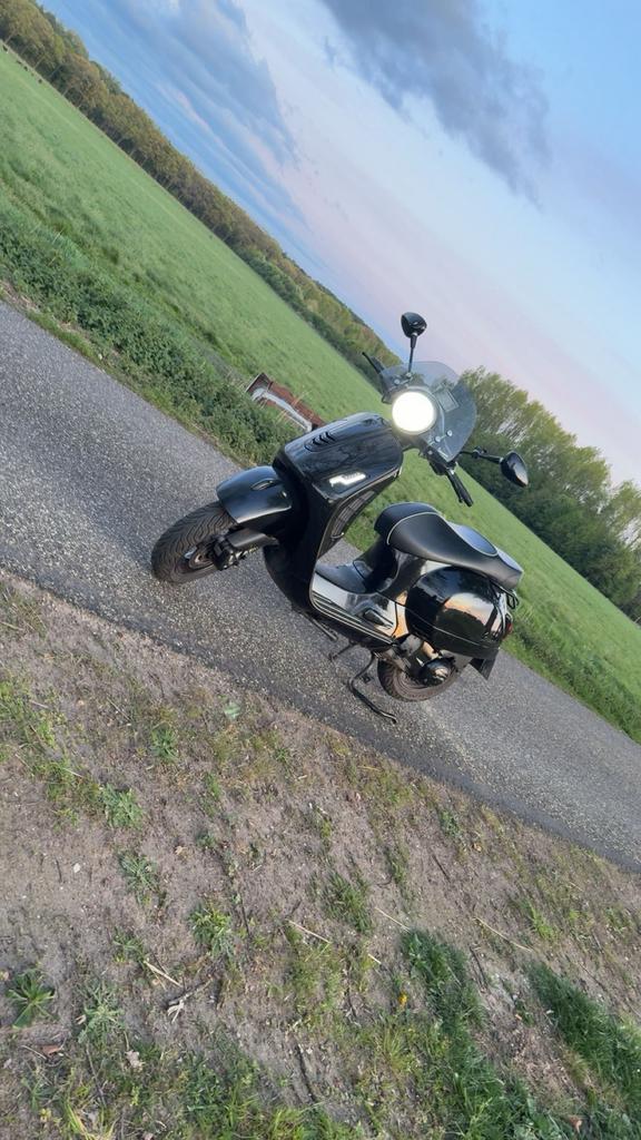 Vespa GTS 300 A1, Ophalen of Verzenden, Zo goed als nieuw, Benzine