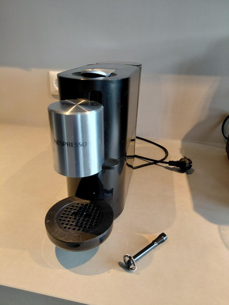 Nespresso Inissia Koffiezetapparaat Zwart, Witgoed en Apparatuur, Koffiezetapparaten, Ophalen, Espresso apparaat, Zo goed als nieuw