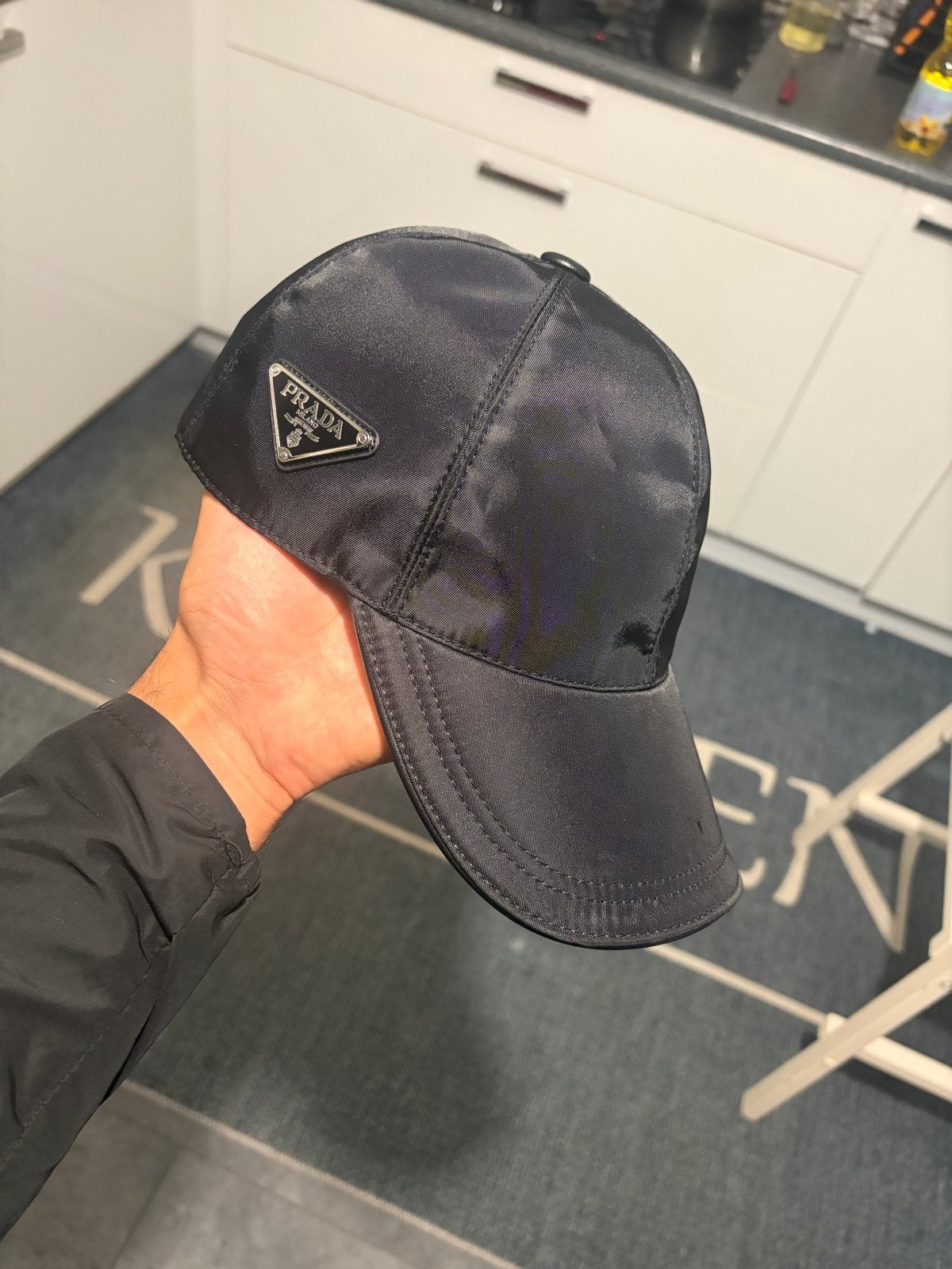 Prada pet in nieuwstaat, Kleding | Dames, Hoeden en Petten, Ophalen of Verzenden, Zo goed als nieuw, One size fits all, Pet