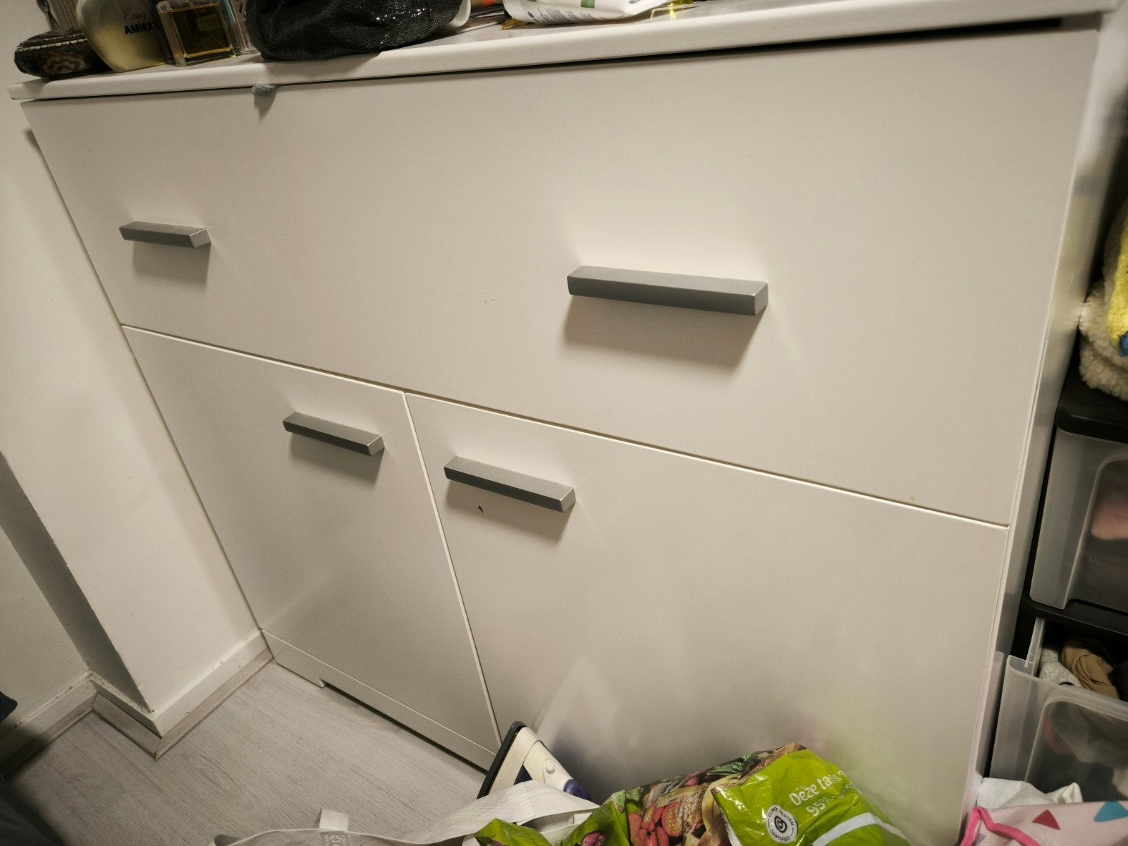 Witte ladekast met twee lades en twee deuren, Huis en Inrichting, Kasten | Schoenenkasten, Gebruikt, Ophalen of Verzenden