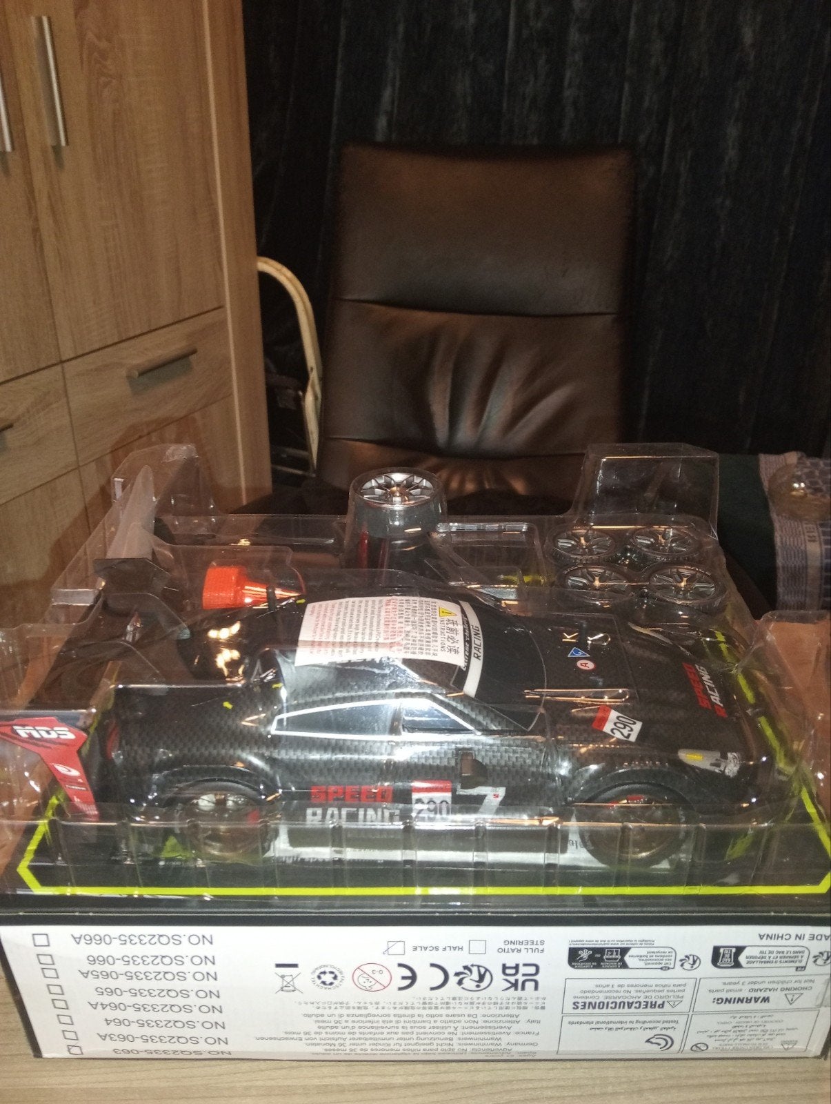 NIEUW IN DOOS: Drift auto Nissan GTR schaal 1:16, Hobby en Vrije tijd, Nieuw, RTR (Ready to Run), Ophalen, Elektro
