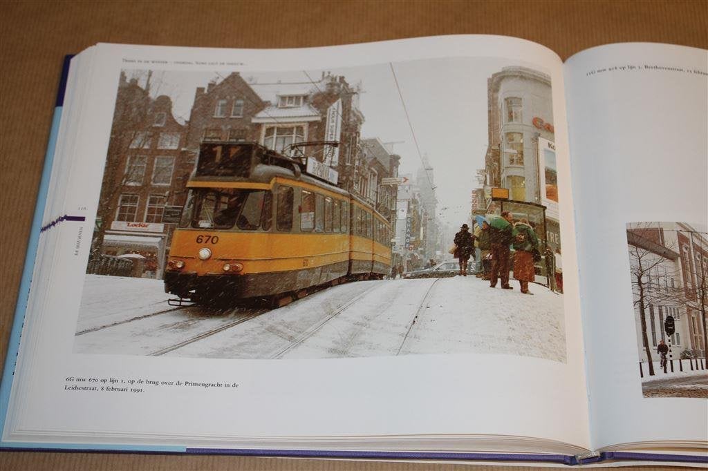 Boek. Amsterdamse trams 1985-1995., Verzamelen, Spoorwegen en Tramwegen, Gebruikt, Tram, N.v.t., Ophalen of Verzenden