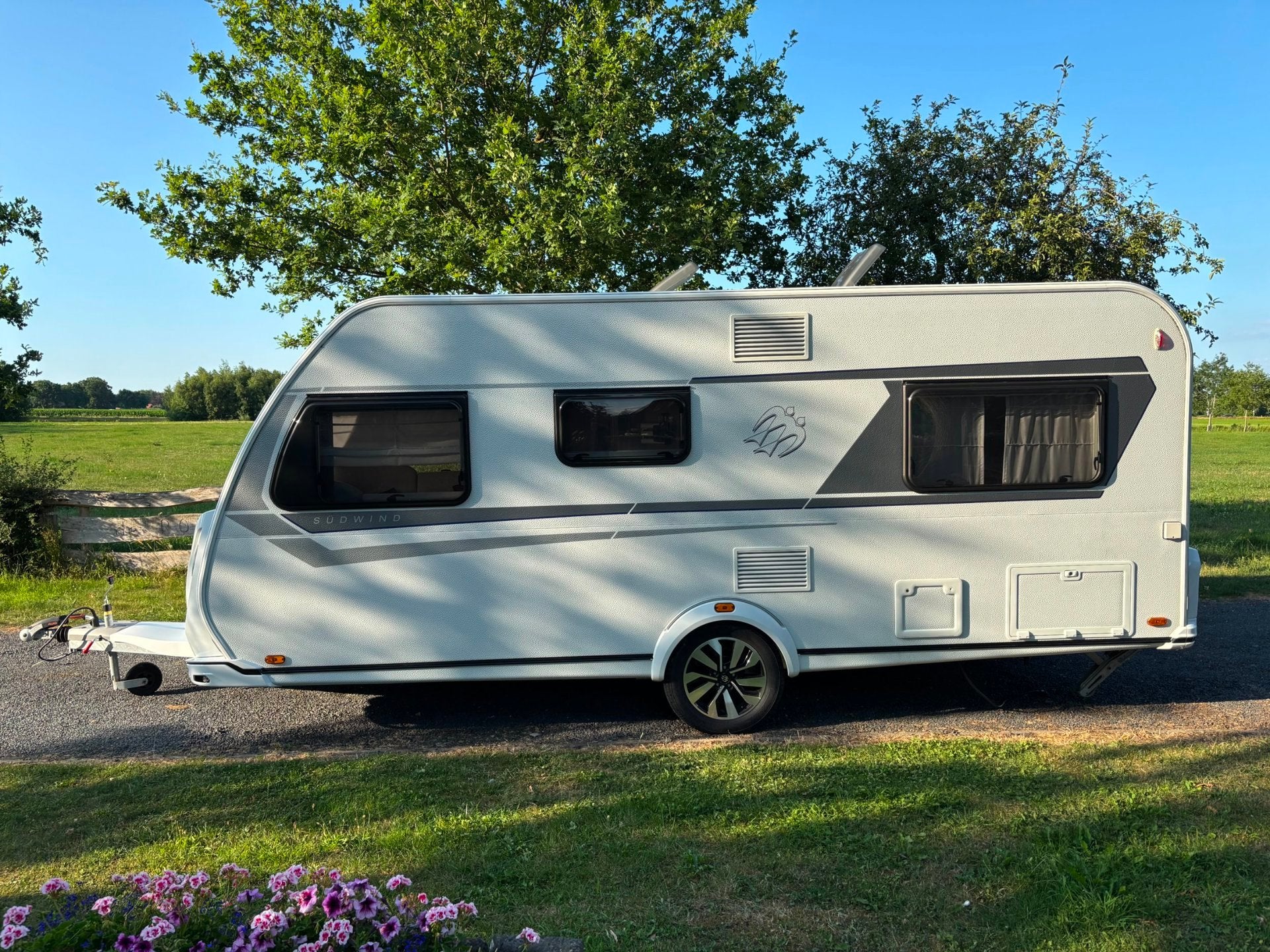 Knaus 500UF SUDWIND nieuwstaat/ongebruikt!, Caravans en Kamperen, Caravans, Bedrijf, 1250 - 1500 kg, Knaus