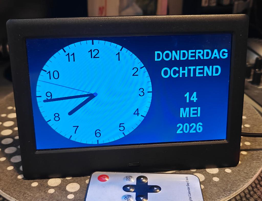 Digitale (dementie) klok, Ophalen of Verzenden, Zo goed als nieuw, Digitaal, Wekker of Tafelklok