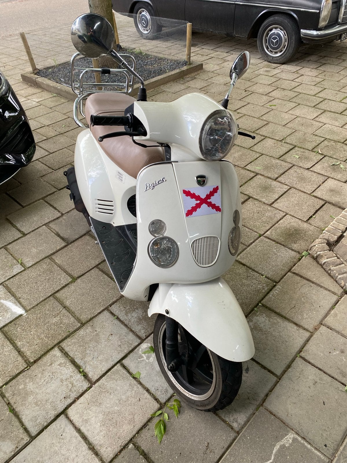 Neco 125cc Scooter - Rijdt prima, lichte kapschade, Fietsen en Brommers, Scooters | Overige merken, Ophalen of Verzenden, Gebruikt