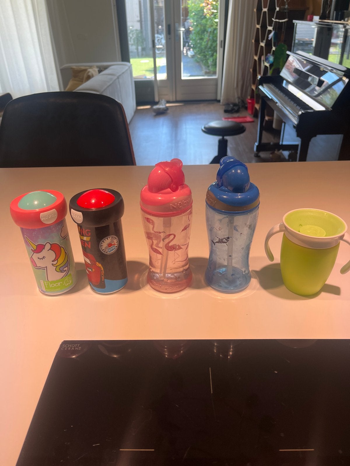Diverse drinkbekers en tuitbeker voor kinderen, Ophalen, Gebruikt