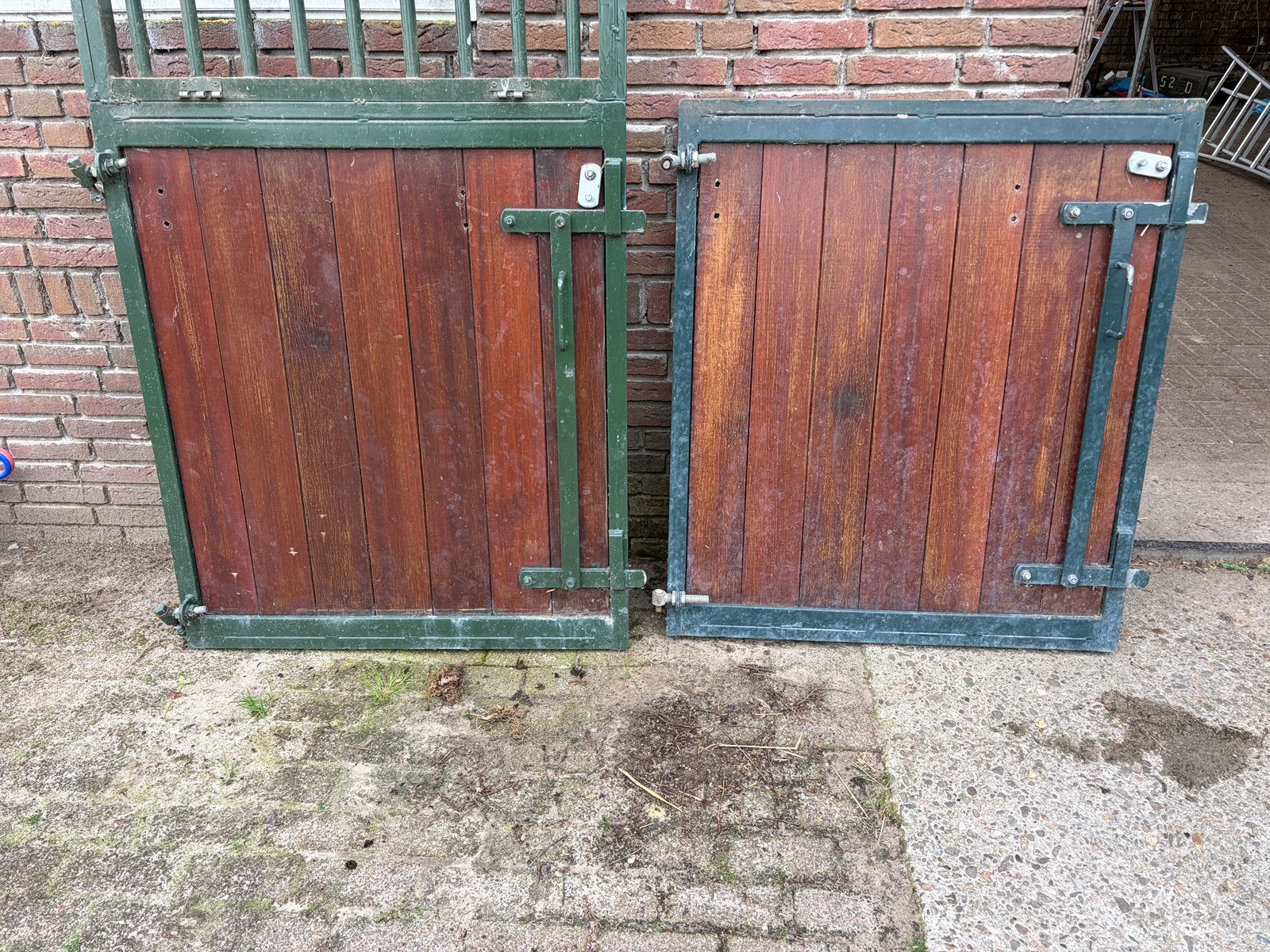 Te koop 2 stal deuren ( onder), Weidegang, 2 of 3 paarden of pony's