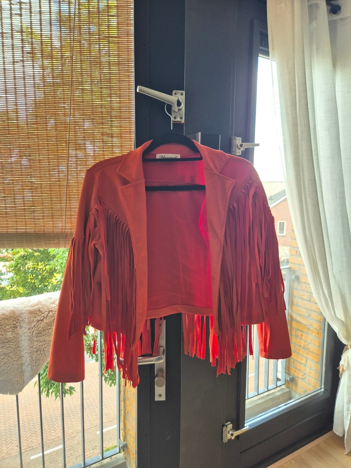 Rood jasje met franjes maatje S, Uwantisell, Ophalen of Verzenden, Zo goed als nieuw, Jasje