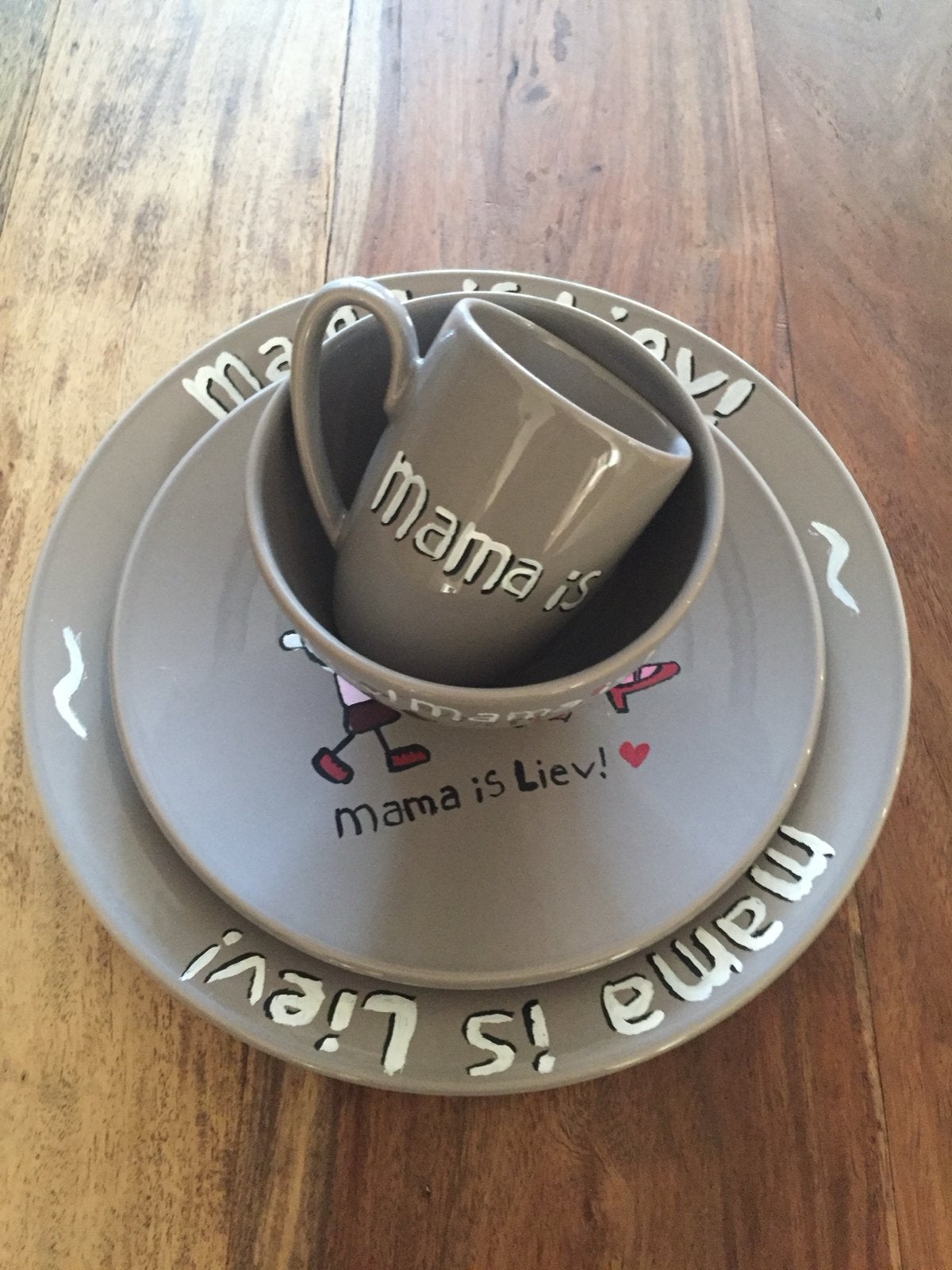 Servies "Mama is Lief!", Huis en Inrichting, Overige merken, Ophalen of Verzenden, Zo goed als nieuw, Aardewerk