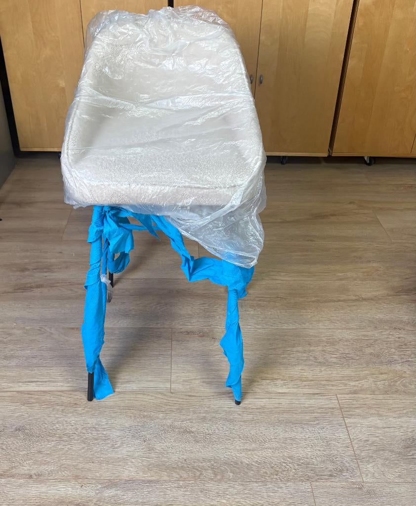 2 nieuwe barkrukken beige bouclé stof, Huis en Inrichting, Barkrukken, Met voetsteun, 60 tot 90 cm, Nieuw, Ophalen of Verzenden