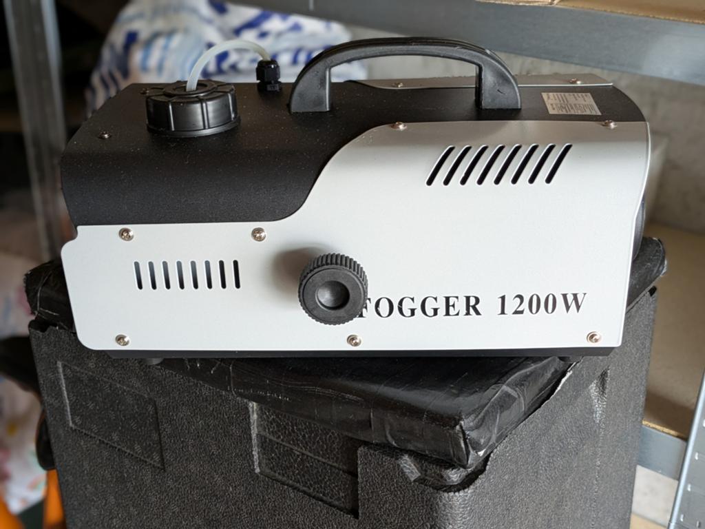 Goedwerkende rookmachine 1200w, Ophalen of Verzenden, Zo goed als nieuw, Rookmachine