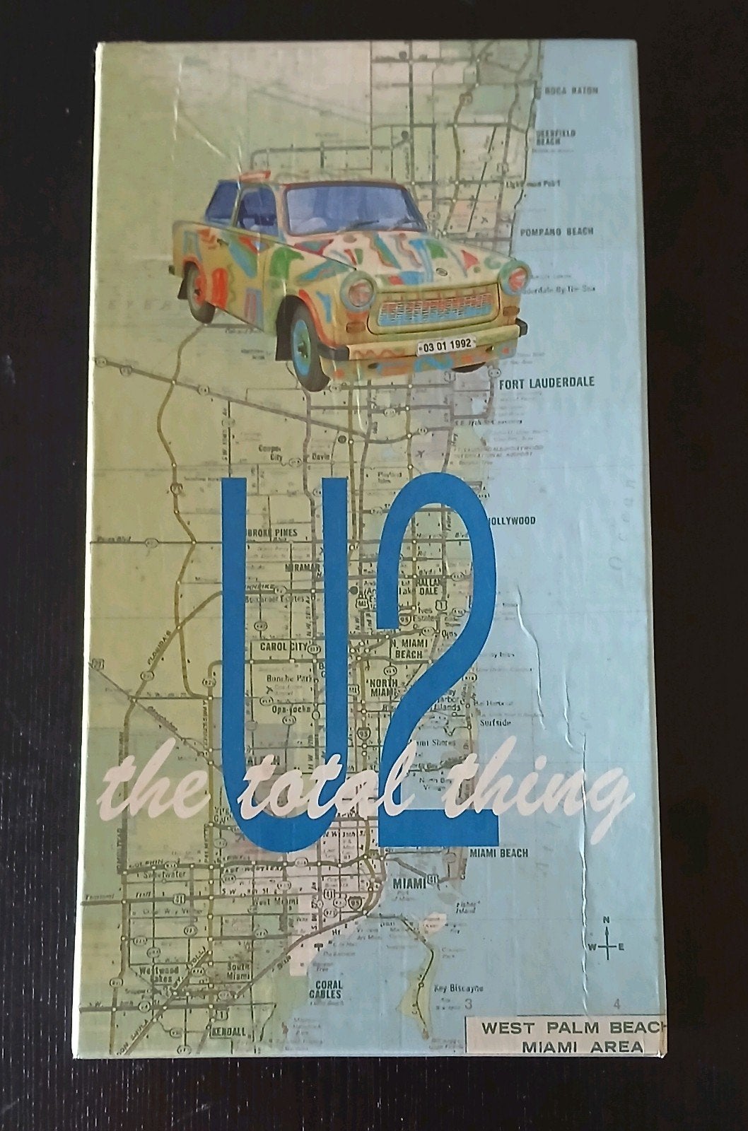 U2 - THE TOTAL THING  BOX SET 2 CD’s  Poster, Ophalen of Verzenden, Gebruikt, Classic Rock, Album